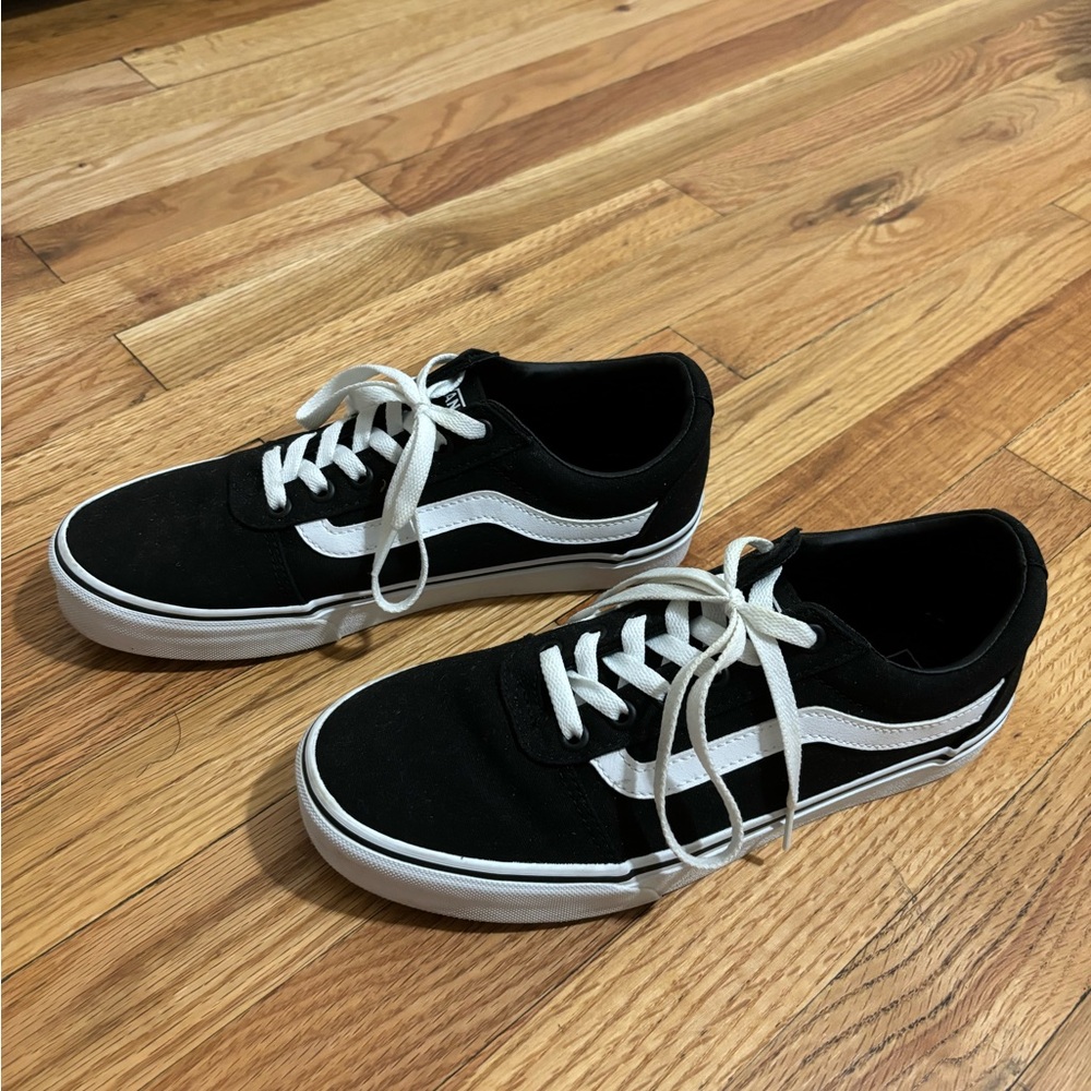 Women’s Black Vans Size 9